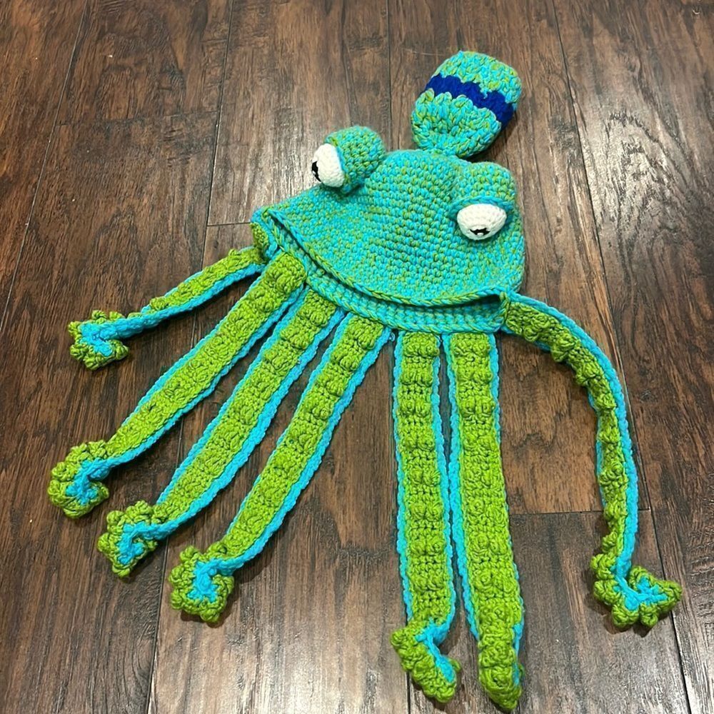 Pot Belly Octopus Squid Knitted Heavy winter‎ HAT Blue/Green unisex one size EUC
